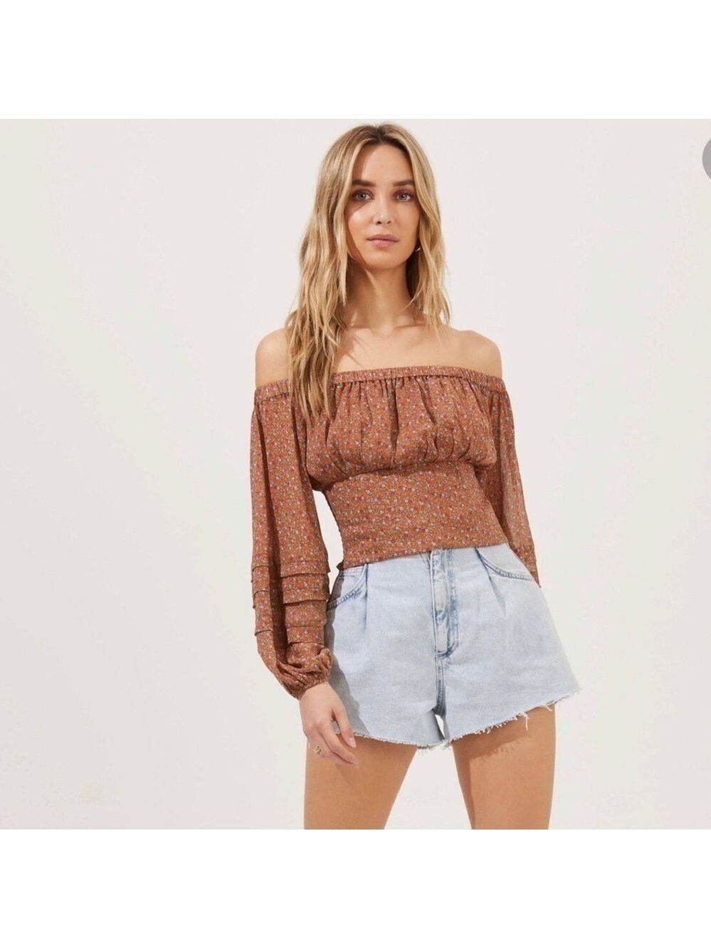 Astr The Label Off The Shoulder Crop Volume Sleeve Brown Ditsy Floral XS